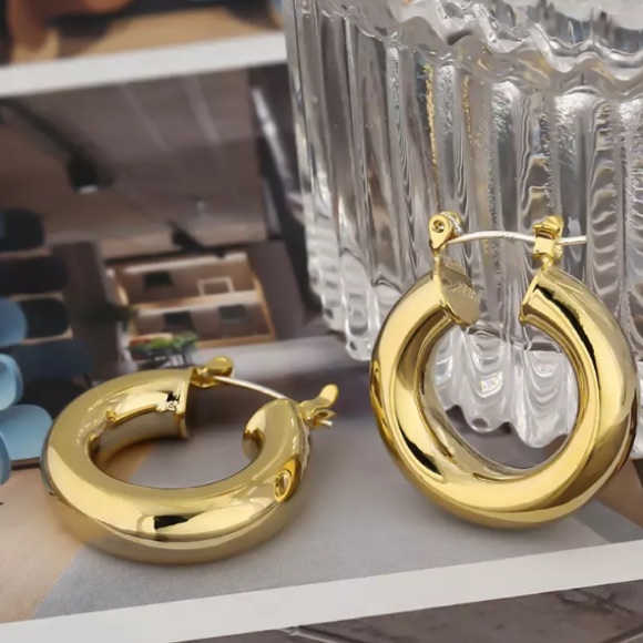 💛18K gold round hoop earrings - Picture 5 of 6